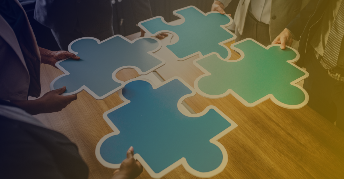 Como as normas podem ajudar na gestão de riscos de um processo de tomada de decisão?